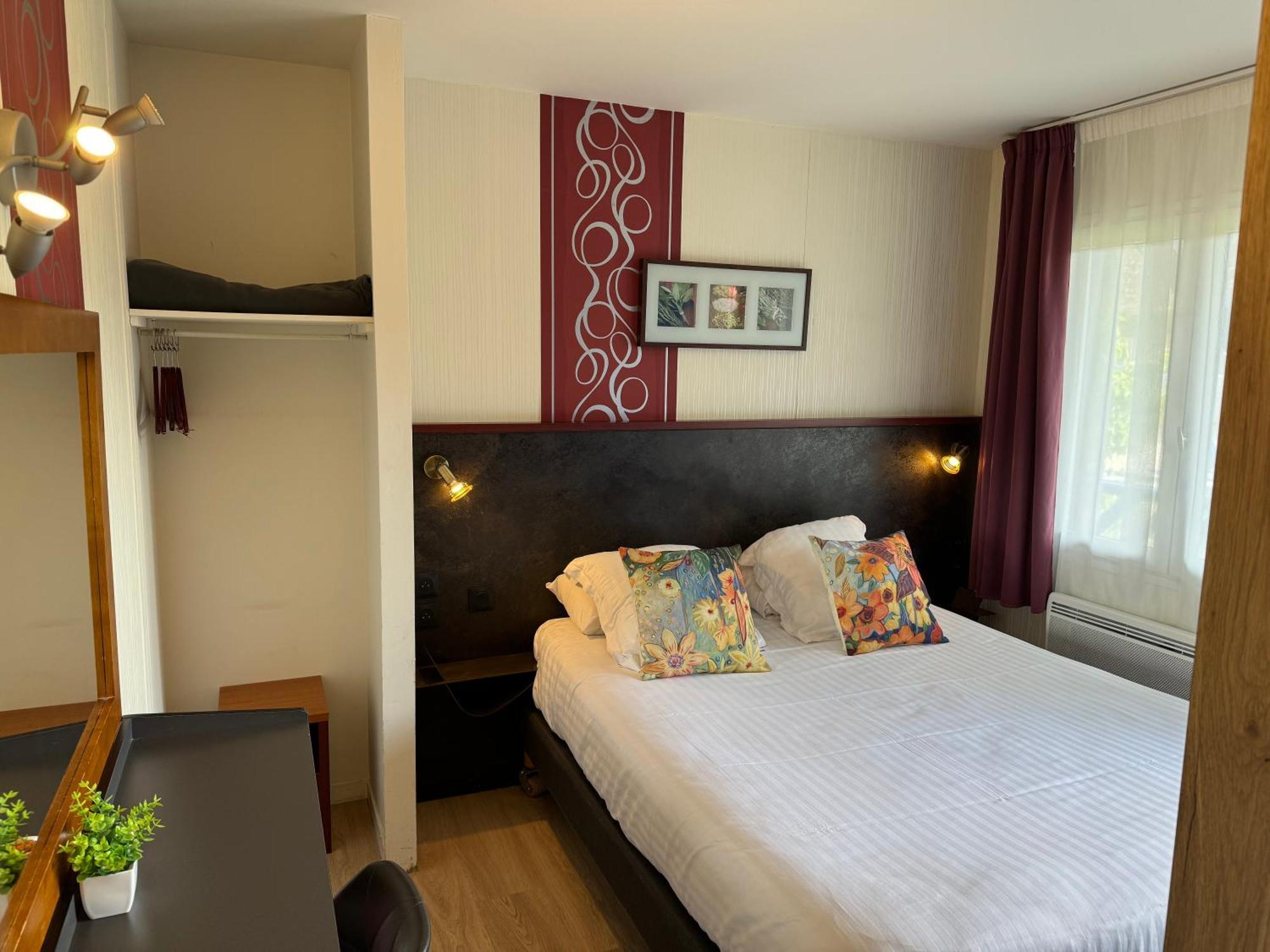 Hotel Capricorne Vendome Bagian luar foto