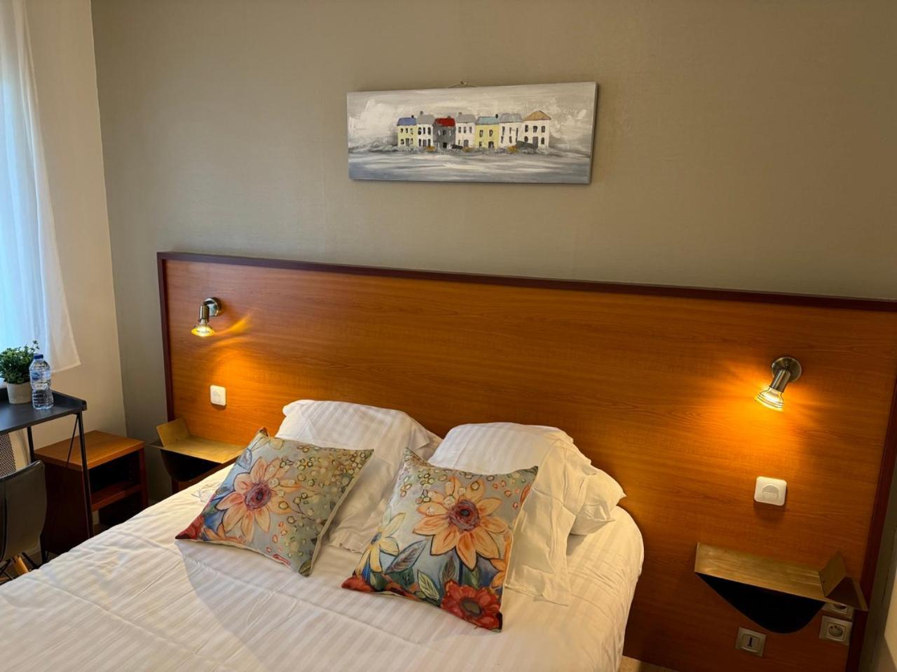 Hotel Capricorne Vendome Bagian luar foto